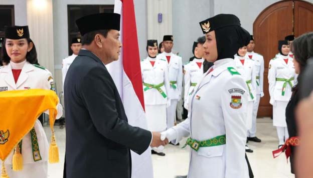Maesyal Rasyid Kukuhkan 54 Paskibraka Kabupaten Tangerang