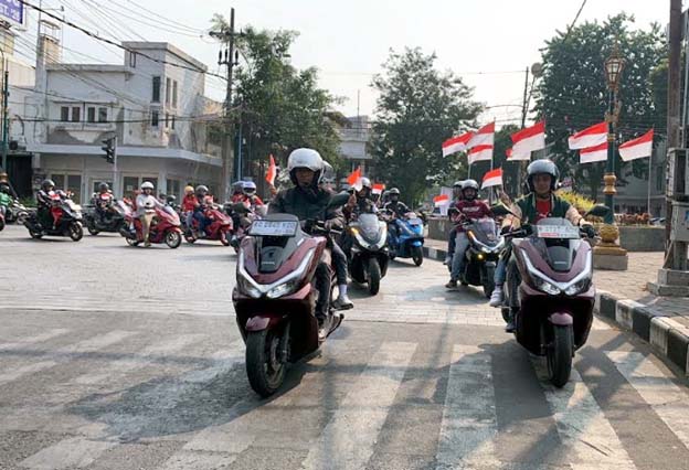 Ribuan Bikers Honda PCX Konvoi Simpatik Semarak HUT ke-81 RI