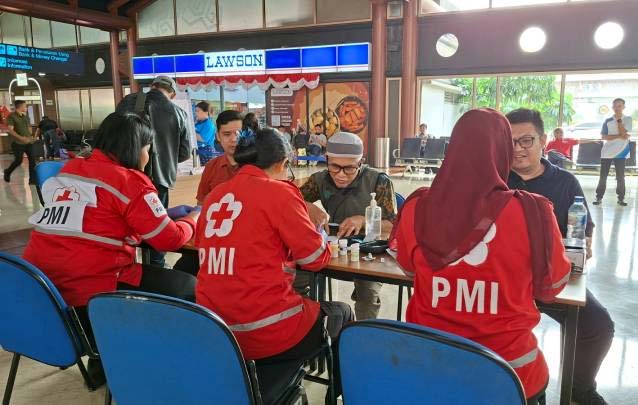 PMI Kota Tangerang Gelar Cek Kesehatan Gratis di Bandara Soetta
