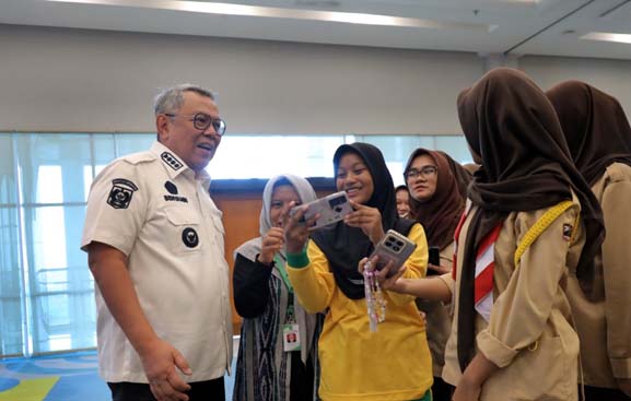Benyamin Davnie Ingatkan Remaja Bijak Gunakan Media Sosial