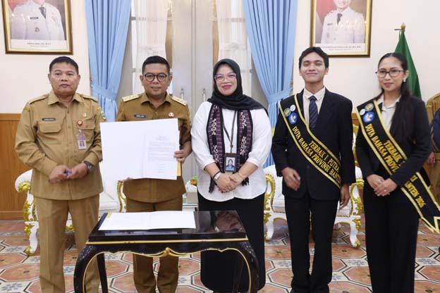 Cegah Ancaman ISPA Debu Vulkanik, Andra Soni Perpanjang PJJ