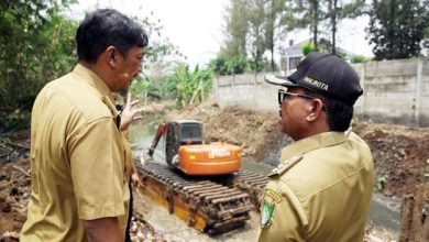 Walikota Sachrudin Tinjau Proses Normalisasi Sungai Cantiga