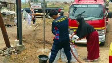 BPBD Kota Tangerang Distribusikan Air Bersih untuk Warga