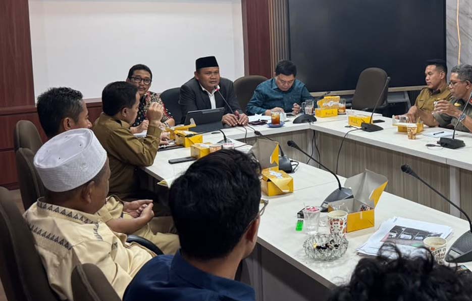 Komisi I Gelar RDP Polemik Tanah Wakaf Makam Kampung Galeong