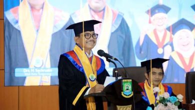 Sachrudin Apresiasi Wisuda 390 Warga Lansia Lulus Pembelajaran