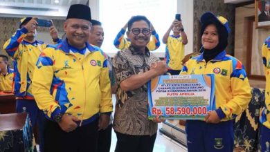 Sachrudin Berikan Bonus Atlet atas Perjuangan dan Prestasi