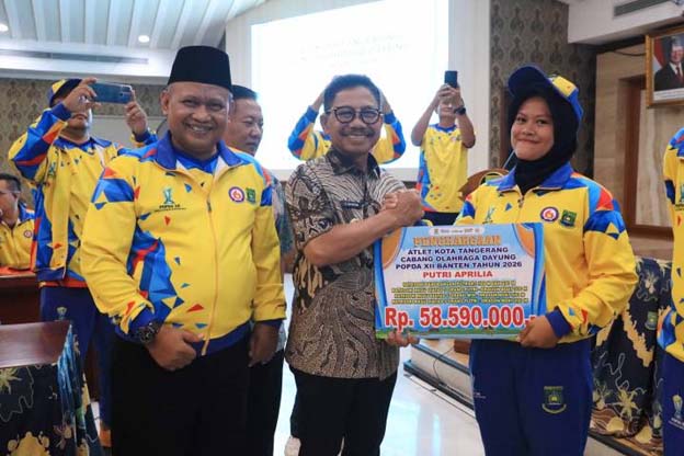 Sachrudin Berikan Bonus Atlet atas Perjuangan dan Prestasi