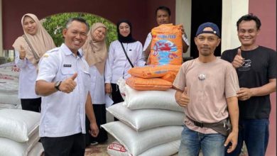 Pemkot Tangerang Salurkan Bantuan 3,5 Ton Pakan Ikan