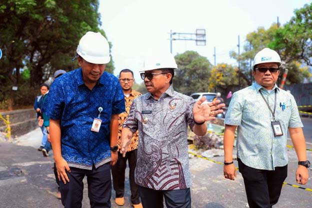 Walikota Tangerang Tinjau Proses Perbaikan Jalan Teuku Umar